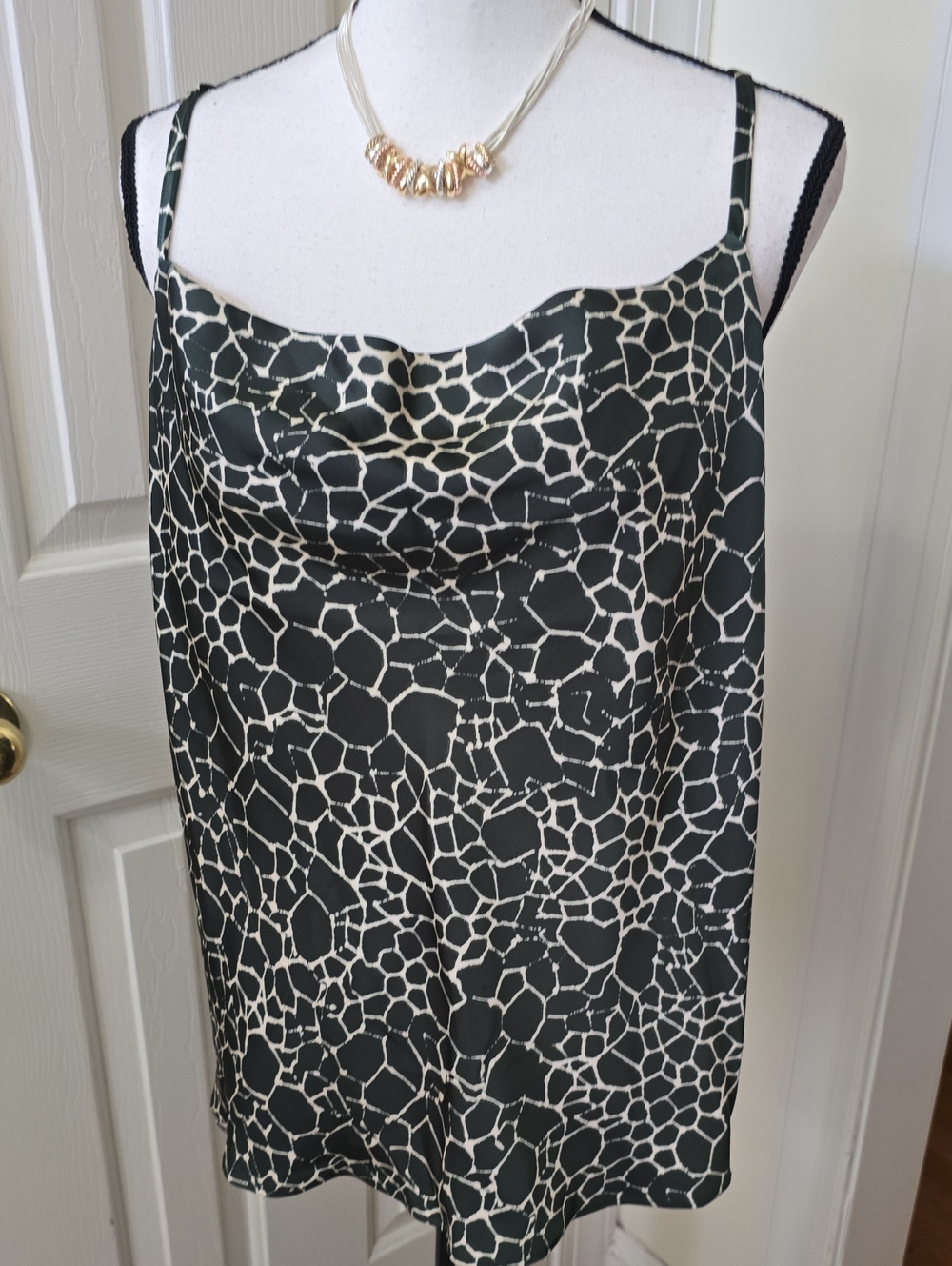 WORTHINGTON BRAND WOMAN'S GREEN PLUS SIZE GEOMETRICAL WEB TANK CAMI SIZE 0X